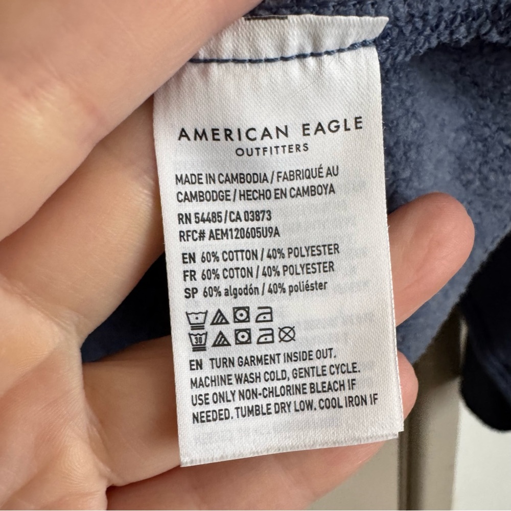American Eagle Outfitters Soft Blue Graphic Cropped Sweatshirt - Picture 3 of 5